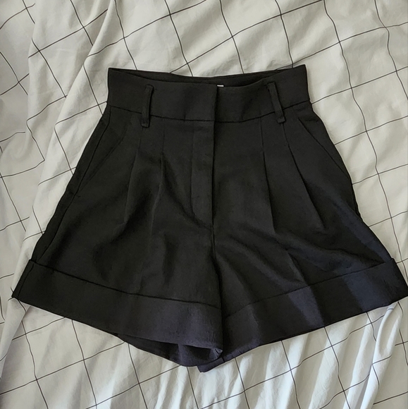 Aritzia Wilfred Labyrinth cuff dress shorts - Picture 4 of 6